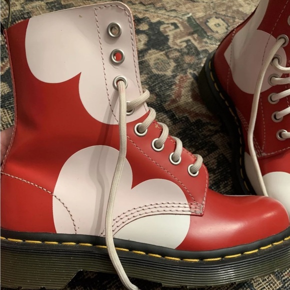 Dr Martens pascal heart valentine’s day exclusive - Picture 4 of 4